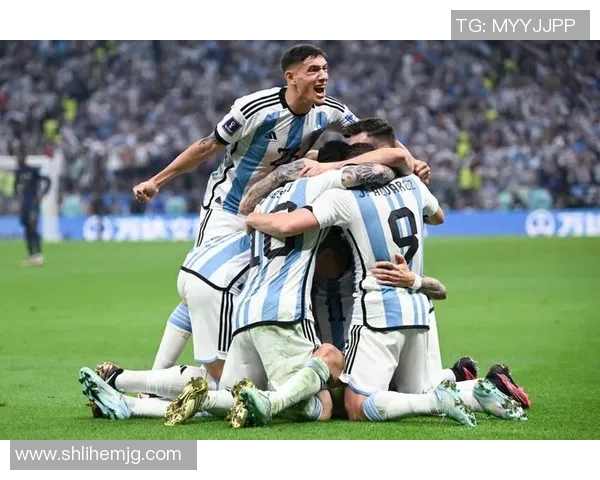 足球球星精彩护球瞬间展示技巧与实力的完美结合